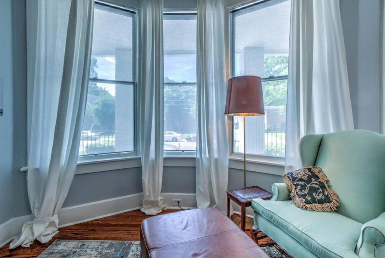 Elegant Colonial With Lovely Details And Character Мемфис Екстериор снимка