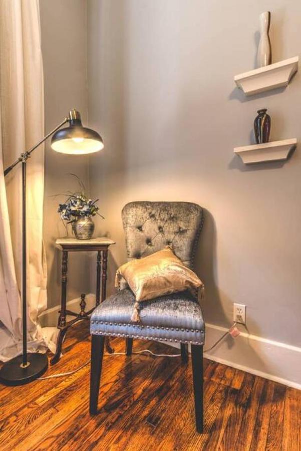 Elegant Colonial With Lovely Details And Character Мемфис Екстериор снимка