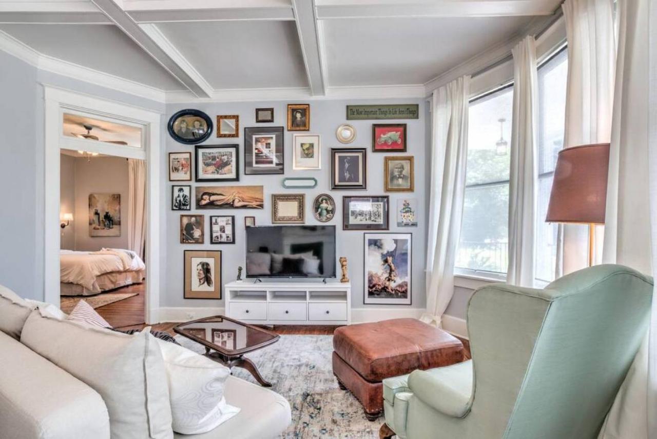 Elegant Colonial With Lovely Details And Character Мемфис Екстериор снимка
